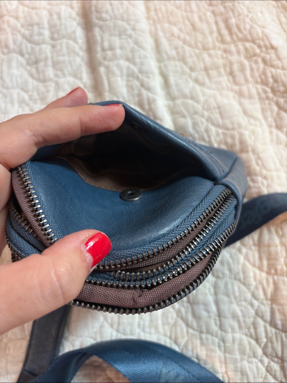 Wrangler Blue Crossbody Sling Bag with Adjustable Strap - Picture 5 of 5